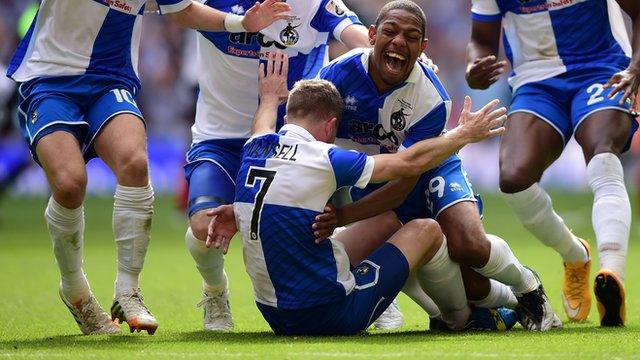 Lee Mansell celebrates