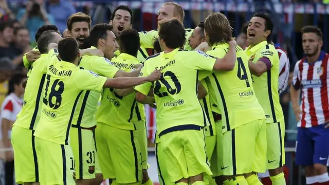 Barcelona celebrate the title at the full time whistle