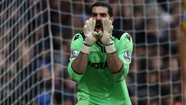 Crystal Palace goalkeeper Julian Speroni