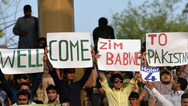 Pakistan fans