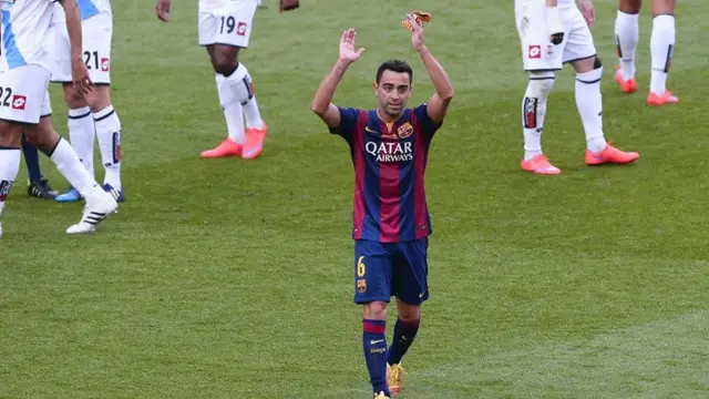 Xavi being subbed