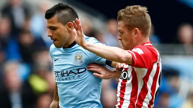 Sergio Aguero shoots