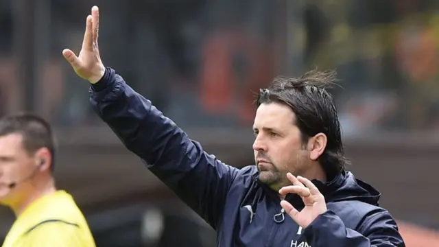 Dundee boss Paul Hartley