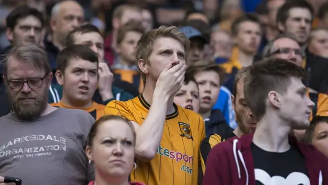 A Hull fan reacts