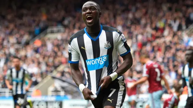 Moussa Sissoko celebrates