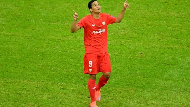 Carlos Bacca celebrates