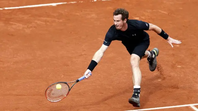 Andy Murray breaks