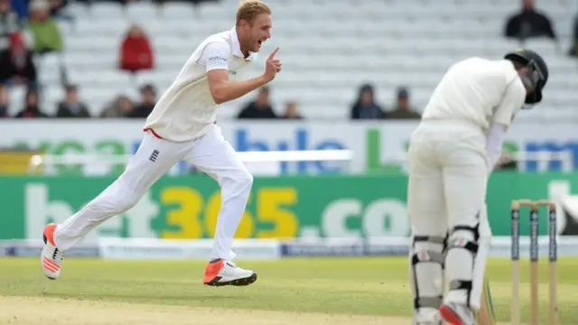 Stuart Broad and Kane Williamson