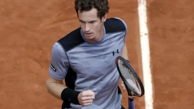 Andy Murray fist pumps