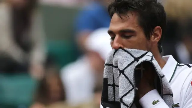 Jeremy Chardy reacts