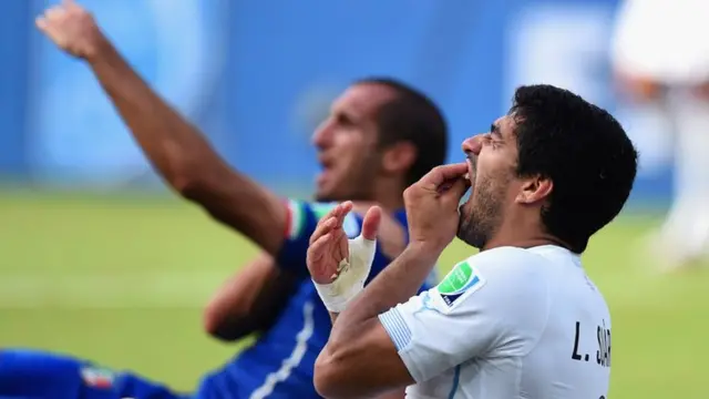 Luis Suarez and Giorgio Chiellini