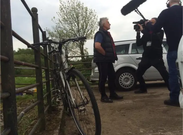 Singing cyclist David Burbidge