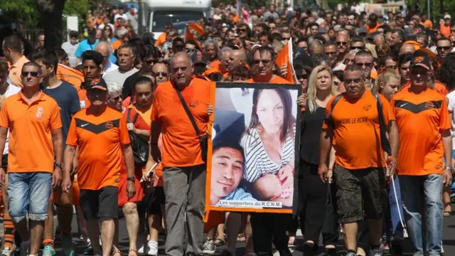 Narbonne fans march in memory of Jerry Collins