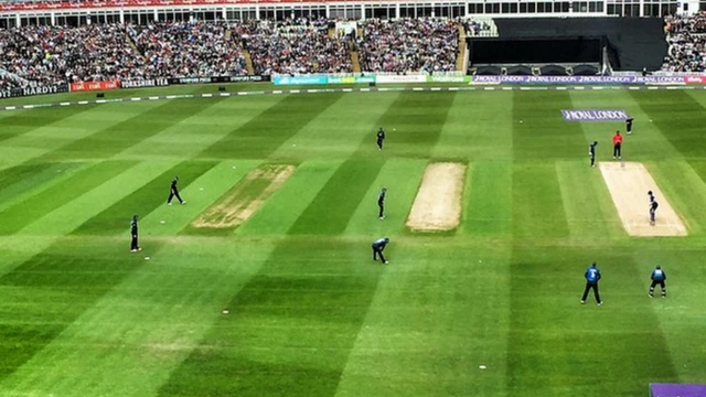 Field to Eoin Morgan