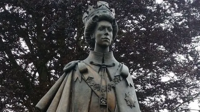 Queen statue