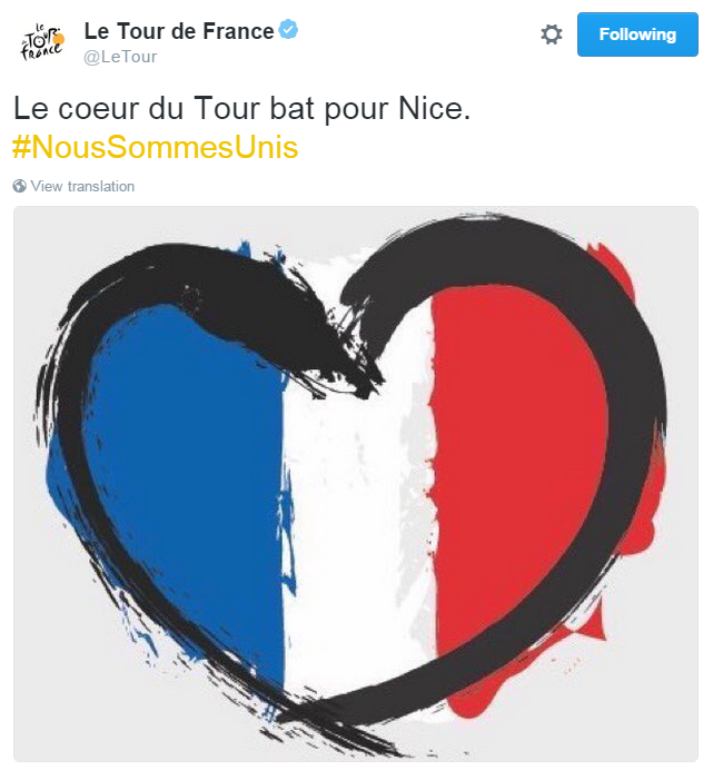 Tour de France Twitter, posting a France flag in the shape of a heart