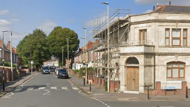 Linden Road's junction with Seymour Road