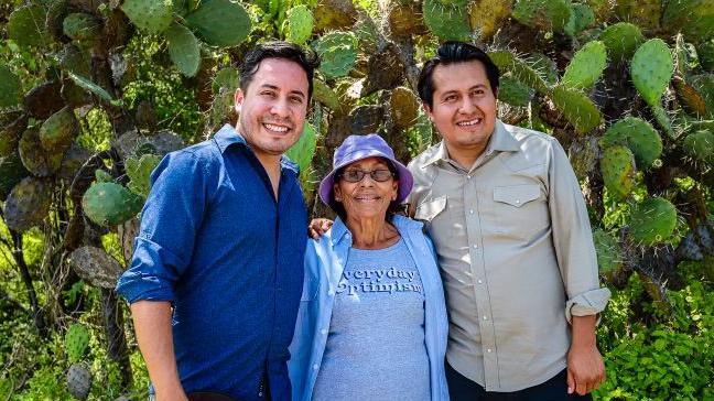 Fred Sanchez, left with Felix Monterrosa from Agua del Sol and Reyna Rodriguez, a maestro maezcalera