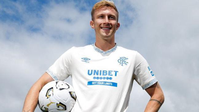 McCrorie returns to Rangers citing manager McInnes as key factor