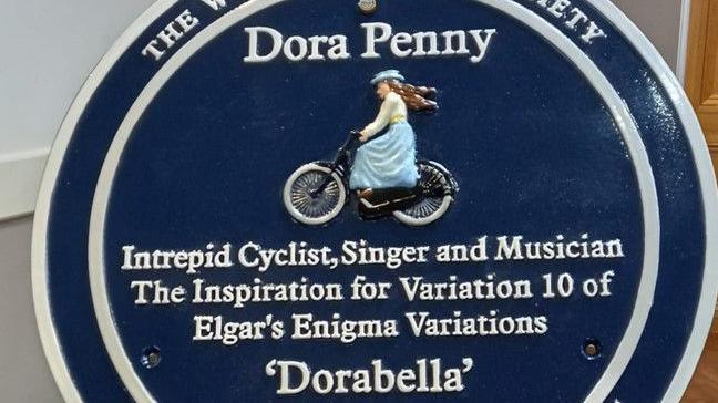 Blue plaque for Dorabella