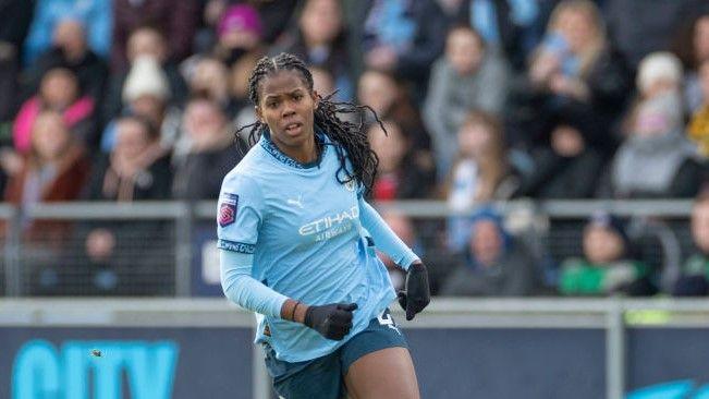 Khadija 'Bunny' Shaw playing for Manchester City