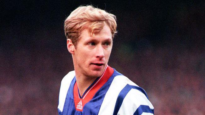 Aleksey Mikhailitchenko as a Rangers player in the 1990s