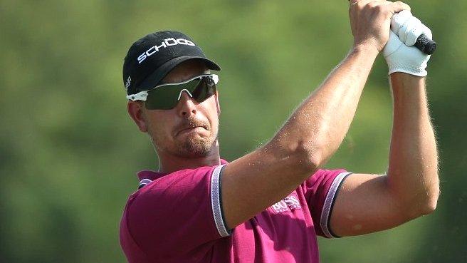 Henrik Stenson in second-round action at the World Tour Championship