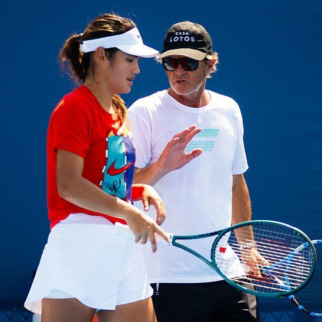 Emma Raducanu chatting with coach Francesco Roig