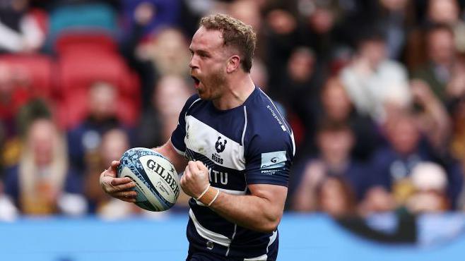 James Williams celebrating scoring a try for Bristol Bears.