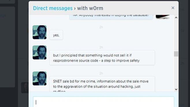 Photo of message exchange between CNET and wOrm