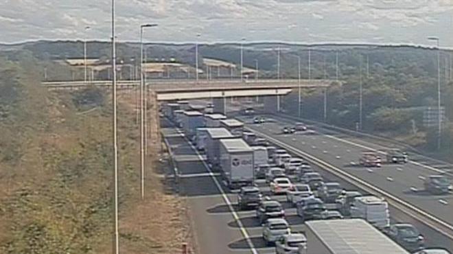 M1 motorway closed near Loughborough after crash