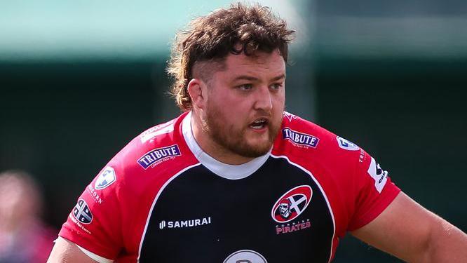 Alfie Petch in action for Cornish Pirates