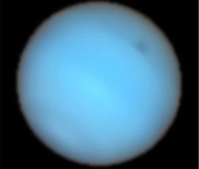 Neptune through the VLT