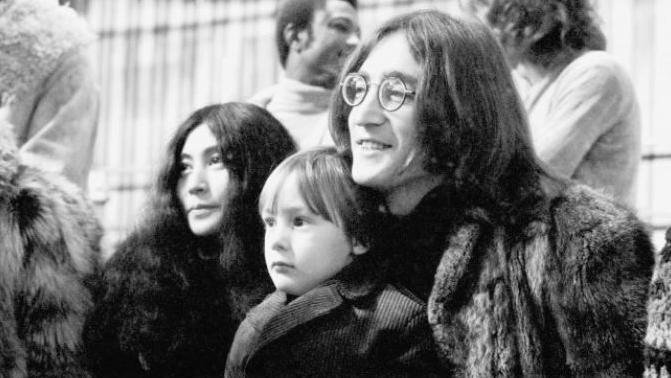 John Lennon with Yoko Ono and son Julian in 1968