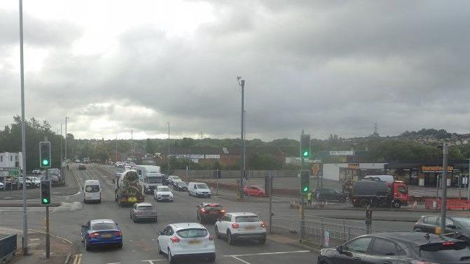 Leek Road at Lime Kiln traffic lights