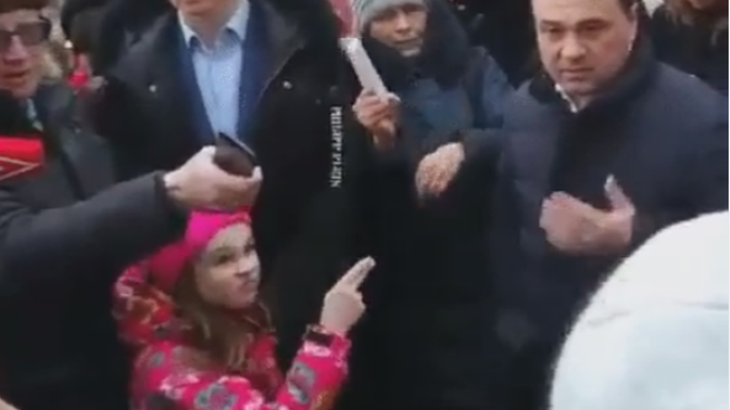 Tanya gesturing at the Moscow region governor at a protest on Wednesday