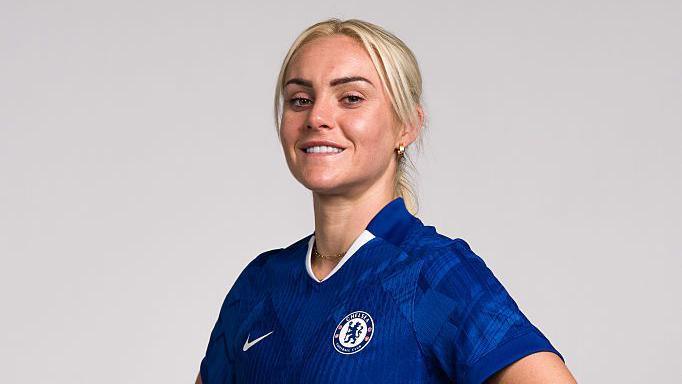 Ellie Carpenter.