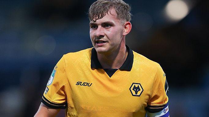 Alfie Pond in action for Wolverhampton Wanderers' under-21 side