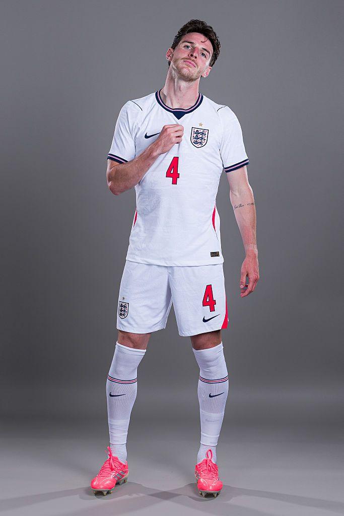 england-midfielder-declan-rice-on-his-sunburn-and-world-cup-heat-bbc-news