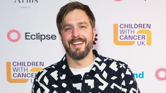 Iain Stirling