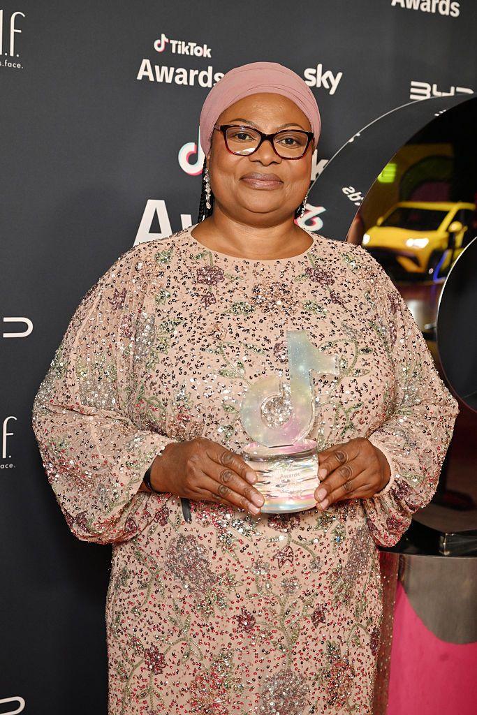 Bemi Orojuogun holding award