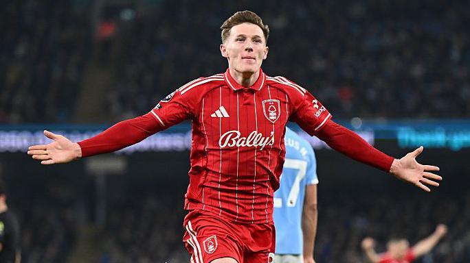 Elliot Anderson celebrates scoring for Nottingham Forest at Manchester City in March 2026