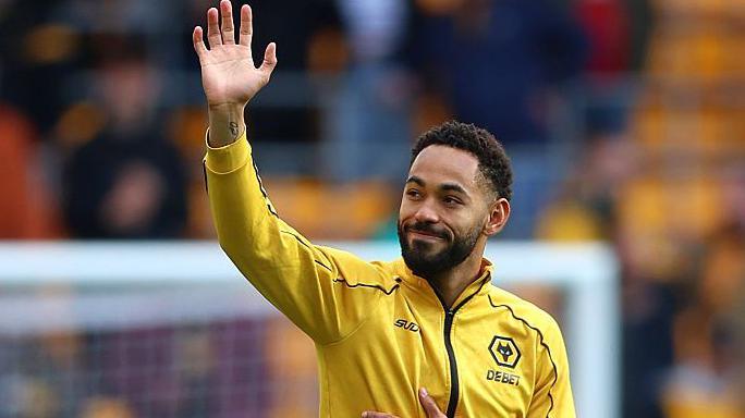 Matheus Cunha waves to Wolves fans