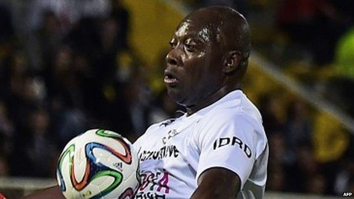 Colombian former footballer Freddy Rincon during the "Game for Peace" to support Colombia"' ongoing peace process in Bogota on 10 April, 2015