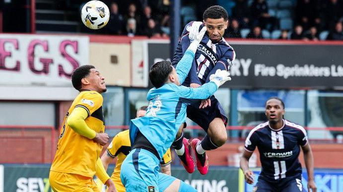 Ashley Hay scores for Dundee against Livingston