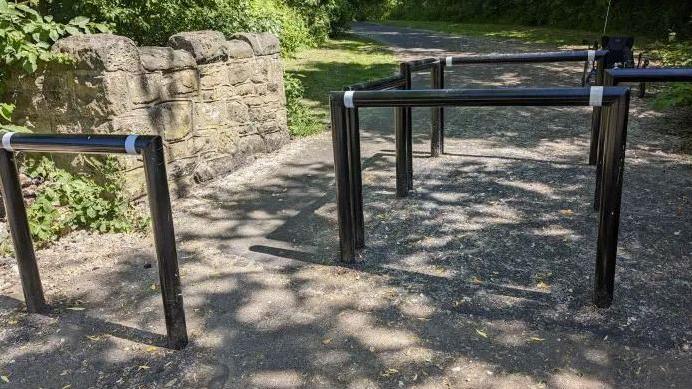 Barriers on Pottery Bank, Newcastle