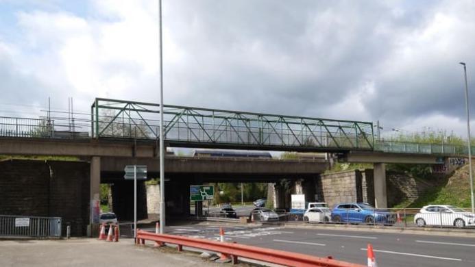 Wellington Road footbridge 