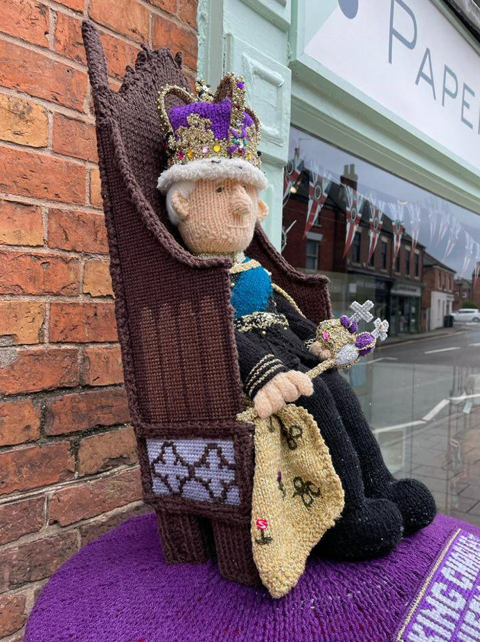 Knitted King