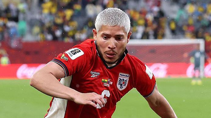 Cristian Martinez in action for Panama