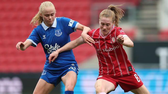 Amy Rodgers playing for Bristol City